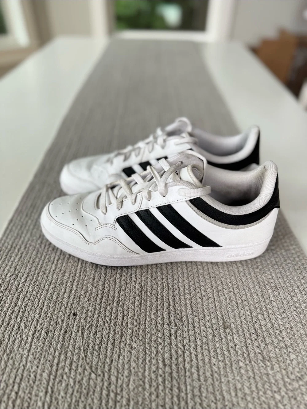 Adidas White and Black Low-Top Sneakers Tennis Shoes Size 11.5
